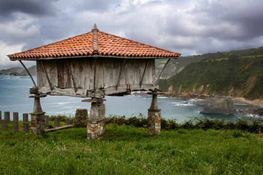 Old granary from the inland area of ​​Asturias (Spain)