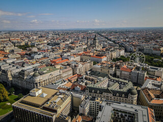 Obraz premium Aerial View Over Pest District, Erzsebet Square, and St. Stephen's Basilica Domes