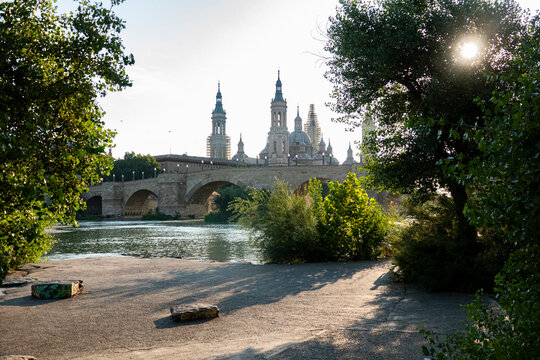 Puente de Piedra and Basilica of Our Lady of the Pillar over the Ebro River in Zaragoza, Spain