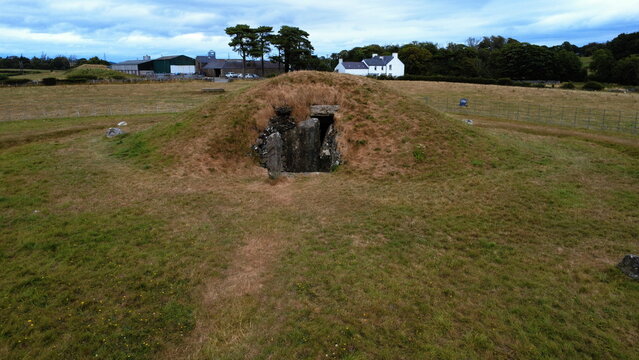 South Western Entrance to Bryn Celli Ddu, a neolithic chambered tomb on the island of Anglesey, Wales, UK