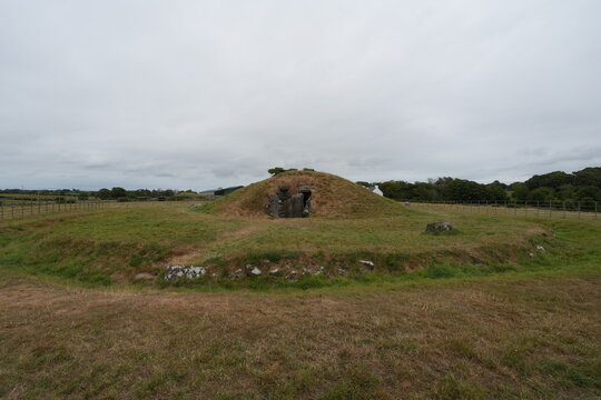 South Western Entrance to Bryn Celli Ddu, a neolithic chambered tomb on the island of Anglesey, Wales, UK