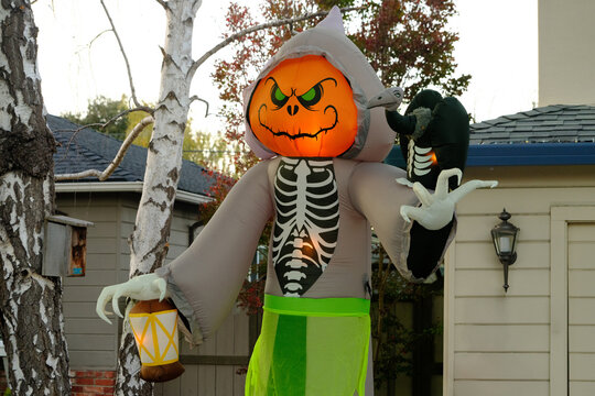 Halloween Spooky Inflatable Pumpkin Skeleton Lantern Snake Prop Yard