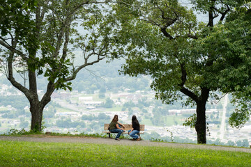 Fototapeta premium Soaking in the View - Point Park Chattanooga Tennessee Lookout Mountain