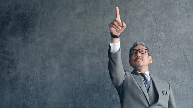 社長、経営者、不安、心配、不満、考える、疑問、困る、経営、課題、問題、悩む、ミドル、シニア、悩み、トラブル、失敗、迷う、人手不足、エグゼクティブ、スーツ、人材、コンサル、将来、目標、ネガティブ、落ち込む、難しい、難題、検討、計画、資金繰り、キャッシュフロー、上司、管理職、マネジメント、中小企業、富裕層、増税、老後、日本人、男性、中高年、企業、会社員、サラリーマン、ビジネスマン、ビジネスパーソン、人