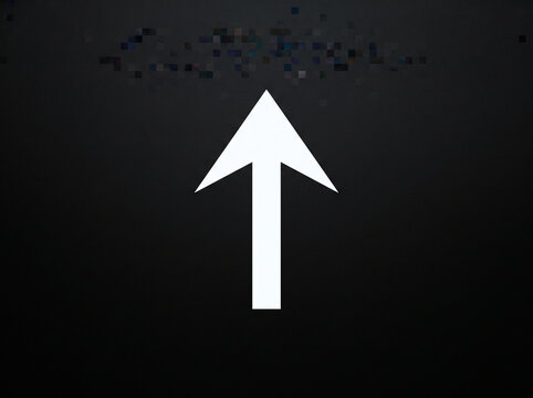 black and white arrow