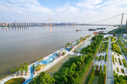 Yangsigang Overlook Platform on Yangtze River, Wuhan Metropolis