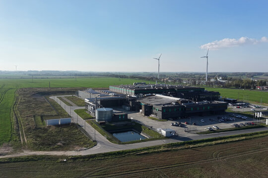 Modern data center campus powered by wind turbines
