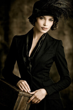 Elegant 1930s Fashion Portrait with Vintage Suitcase &ndash; AI Generative &ndash; No Real Person