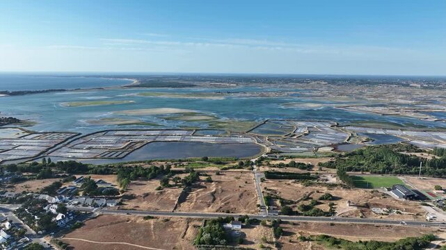 survol des marais salants de Gu&eacute;rande