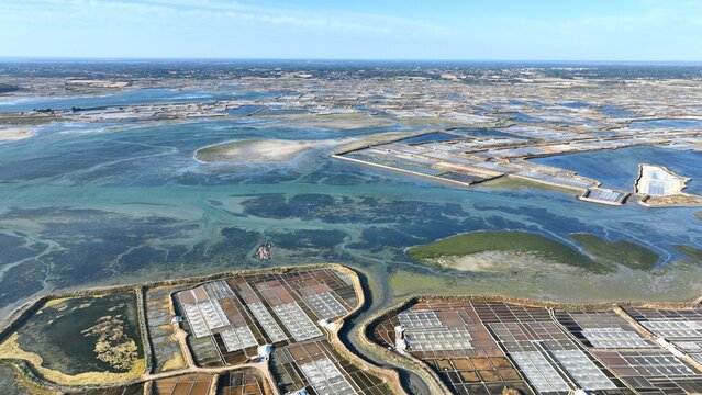 survol des marais salants de Gu&eacute;rande