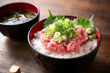 ネギトロ丼