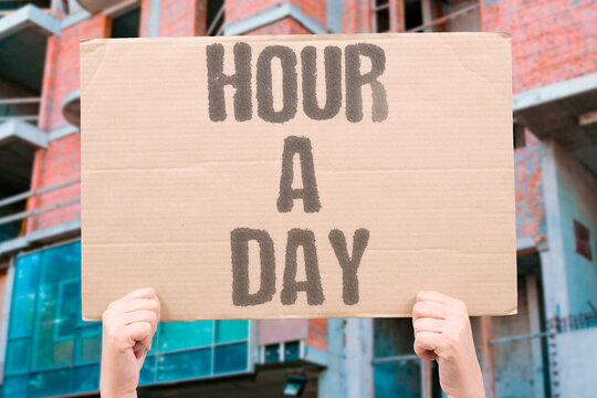 "Hour a day" Virginia limits teen screen time. VIRGINIA. LIMITS. TEEN. SCREEN. TIME.