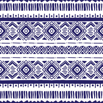 Folk geometric seamless pattern. Tribal motif. Mexican border vector background. Black and white zigzag stripe print 