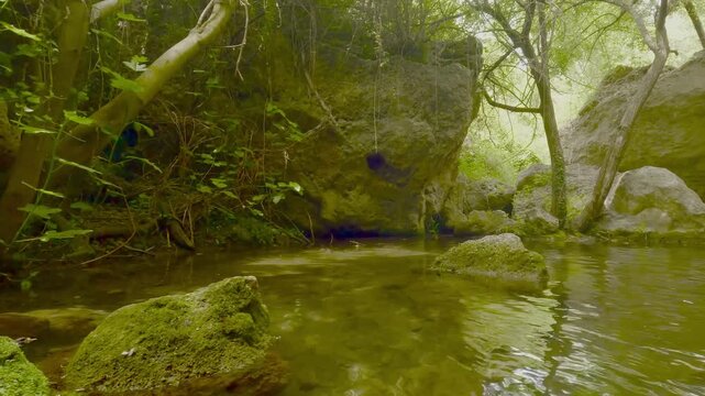 La fuente los cl&oacute;ticos, peque&ntilde;o para&iacute;so escondido de la Comunidad Valenciana