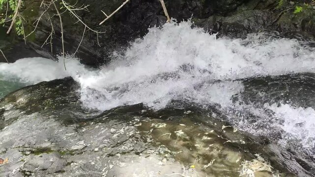 Recorridos entre rios, monta&ntilde;a y cascadas