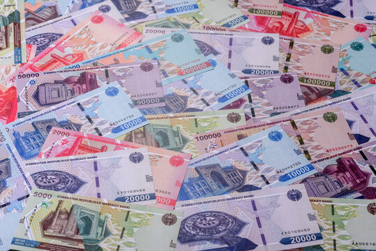 Uzbekistan, uzbek paper banknotes som for settlements and financial transactions. Uzbek som