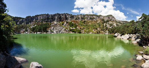 Vista panorámica de la Laguna Negra, en Soria, Castilla y León, España © Sergio
