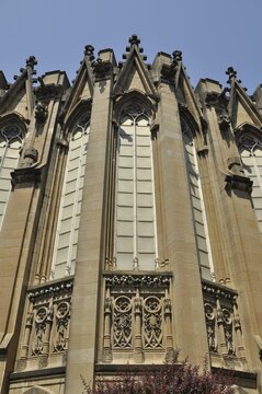 Detalle del &aacute;bside de la Catedral Nueva de Vitoria Gasteiz &Aacute;lava