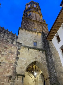 Torre campanario de la Iglesia de San Salvador en la villa de Getaria