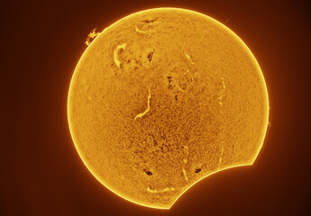 2026 Total Solar Eclipse - Chromosphere in Halpha © Azathoth Pics