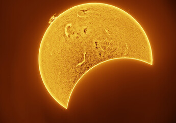 2026 Total Solar Eclipse - Chromosphere in Halpha © Azathoth Pics
