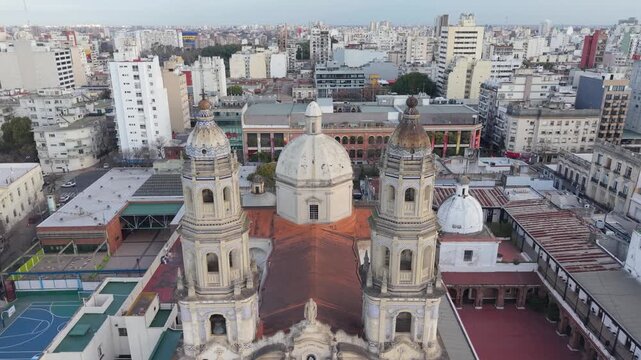 Iglesia de San Pedro Gonz&aacute;lez Telmo vista desde dron, monumento hist&oacute;rico jesuita y patrimonio del casco hist&oacute;rico de Buenos Aires