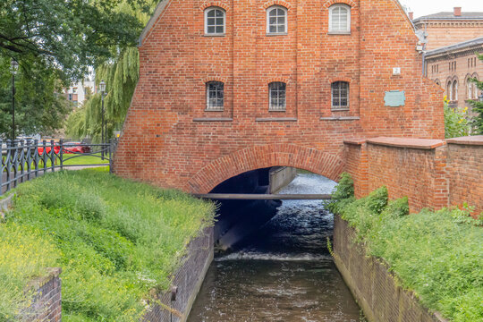 Radunia River Canal in Gdańsk &ndash; Urban Landscape with Ducks