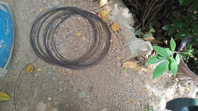 Dropping a Roll of Annealed Wire onto Concrete Ground
