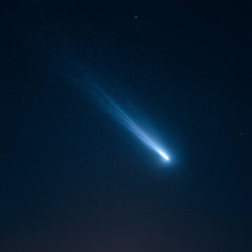 bright comet tail