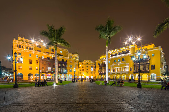 Peru, Lima, Plaza de Armas, Municipalidad Metropolitana at night
