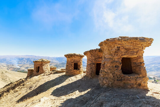Peru, Andes, Ninamarka, archaeological site, chullpas of pre-Inca times