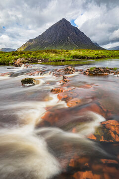 Great Britain, Scotland, Scottish Highlands, Glen Coe, Etive Mor, Glen Etive, River Etive,  Mountain massif Buachaille Etive Mor with Mountain Stob Dearg