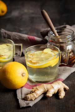 Hot lemon-ginger infusion with honey