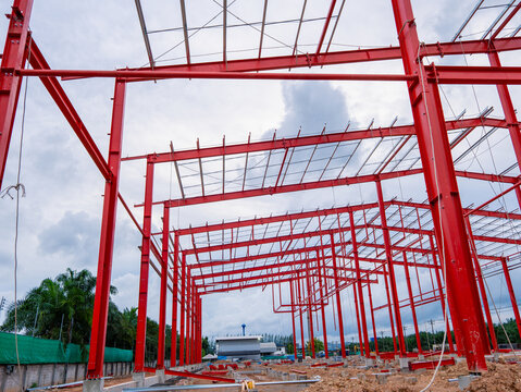 Structures and construction sites for large-scale buildings, projects factories, shopping malls, and outdoor construction areas hazardous zones within industrial plants. Metal beam