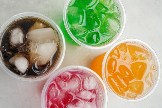 Soft drinks and fruit juice mixed with soda high in sugar have a negative effect on physical health	