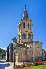 Fototapeta premium Church of Santa Maria in Sanguesa, Spain, three quarter view. Romanesque transition to gothic architecture with stone tower