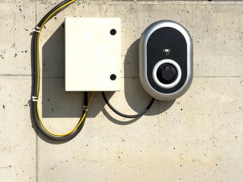 Wall Mounted Electric Vehicle AC Charging Station and Charger