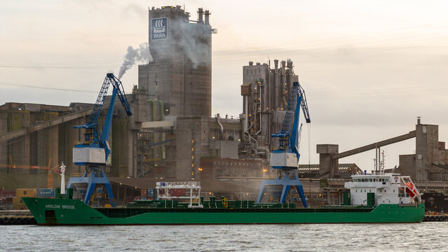 ARKLOW BRIDGE IMO 9433389 docked at YARA Port Porsgrunn Norway
