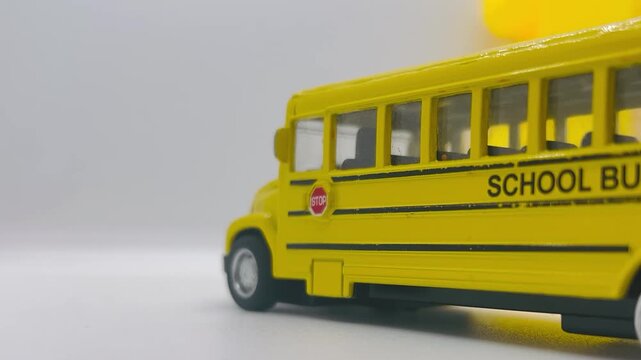yellow school bus