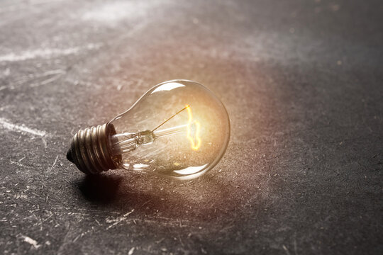 There will be a power outage and there will be no light.