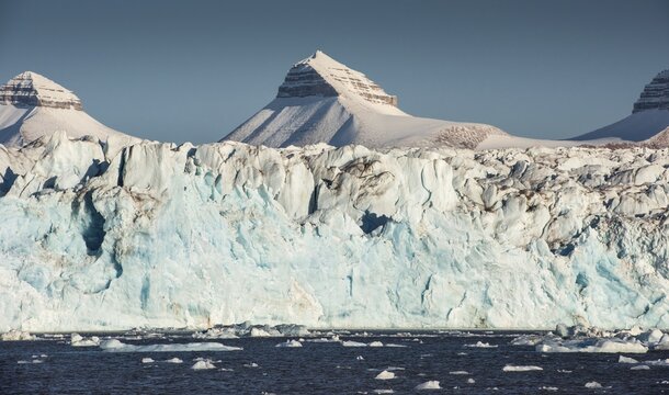 Two of the three mountains: Tee Kroner (Three Crowns), Kronebreen or Kronengletscher Glacier, Kongsfjord or Kongsfjorden, the Svalbard archipelago, Svalbard, Norway