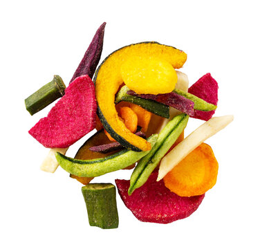 Mixed vegetable chips isolated on transparent background, colorful dried vegetable snack cutout PNG