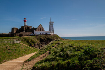 Le phare de la pointe Saint-Mathieu à Plougonvelin dans le Finistère © sebastien rabany