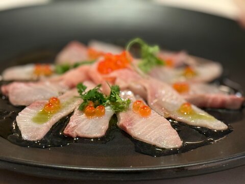 Raw kingfish