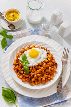 pyttipanna dish of fried potatoes, sausage, egg