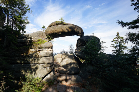 Kamenna Brana rock bridge, Broumov Walls, Czechia