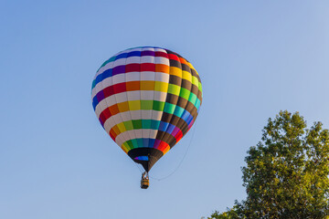 Obraz premium 63805-01114 Hot Air Balloon lifting off at Centralia Balloon Fest Centralia, IL