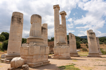 Obraz premium Temple of Artemis in Sardis Ancient City, Sart, Manisa, Turkiye