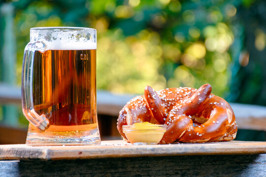 beer festival with outdoor drink. local oktoberfest alternative. design template
