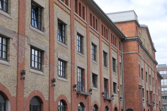 Geb&auml;ude am Zollhafen in Mainz
